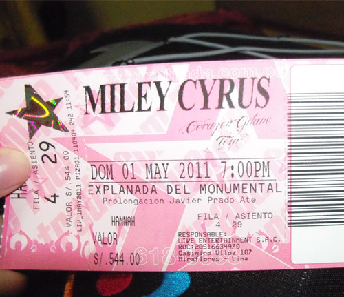 CyrusSmilerTour's tweet photo. Tickets to see Miley Cyrus/ “La vida es pasarla bien.” http://t.co/Jd7aFJe