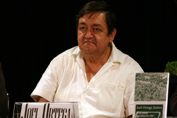 25FUL's tweet photo. JOEL ORTEGA JUÁREZ, EN LA FERIA UNIVERSITARIA DEL LIBRO, DEL 27 DE AGOSTO AL 4 DE SEPT. EN EL POLIDEPORTIVO DE LA UAEH. http://t.co/lt5qWTa