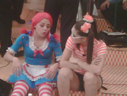 _OrataLoka's tweet photo. Hola soyth Maduca // Mi gues jriiend  y yo http://t.co/Kb2qsBZ
