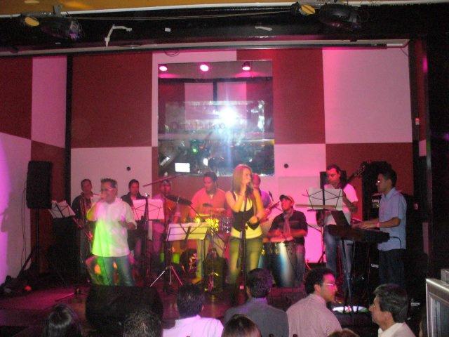 IrawOrquesta's tweet photo. Gran Exito de IRAWÓ ORQUESTA en Lola Club http://t.co/ya5MDeV