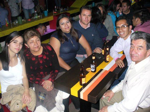 IrawOrquesta's tweet photo. En Lola Club http://t.co/J6TdqHf