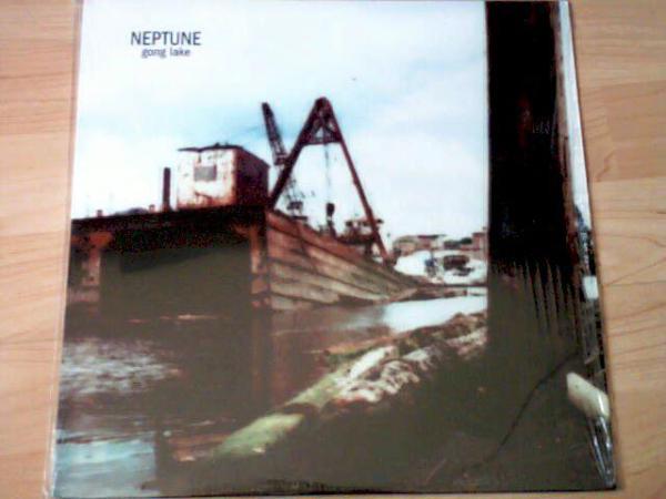 Forgotten LPs Number 32: Neptune 'Gong Lake' Radium
Tense/Angular/Spiked/evasiveElectrosonics/rawRiffs/starkInnerVoice