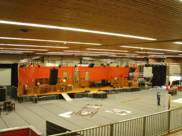 MartinDijkman72's tweet photo. Het 'Cafe der Nederlanden' krijgt nu echt vorm #detrits#cafedernederlanden http://t.co/rNtMnTC