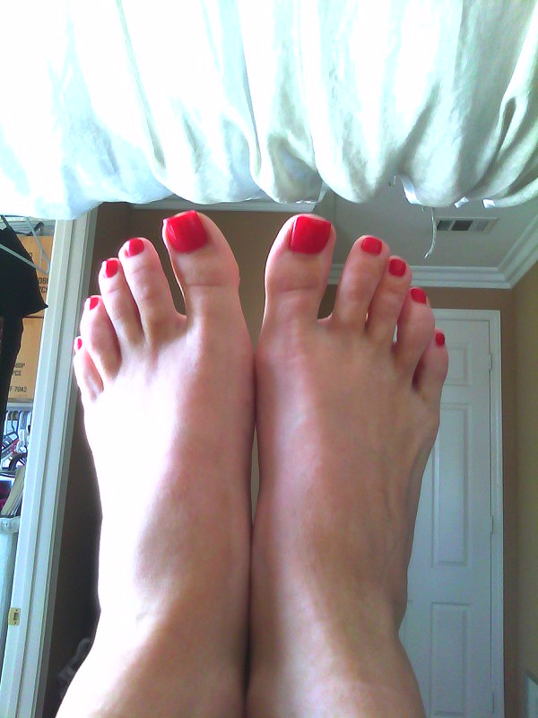 CaliFeet's tweet photo. http://t.co/I8e8HuZ