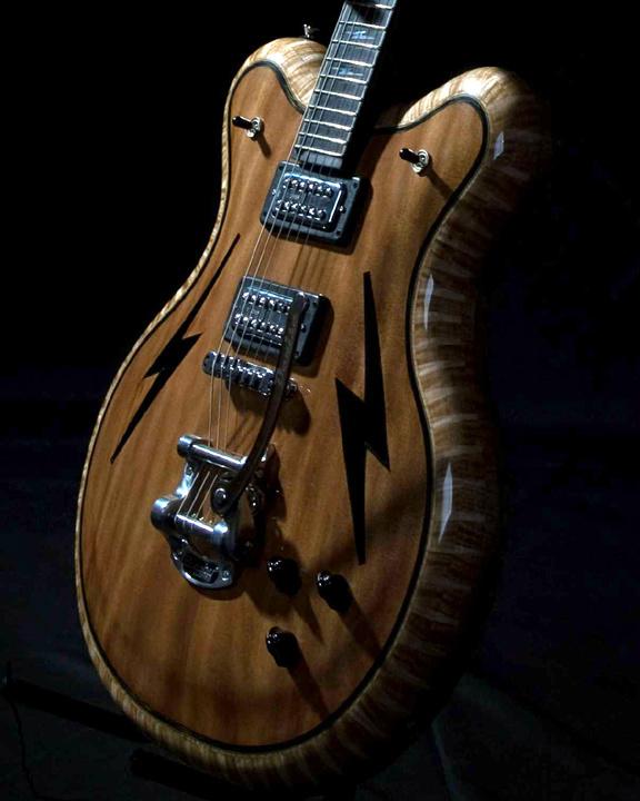 Iamdagmar's tweet photo. "Denise" by Dagmar Custom Guitars - 50,000 year old Ancient Kauri top wood from NZ. http://t.co/GzqaRHp