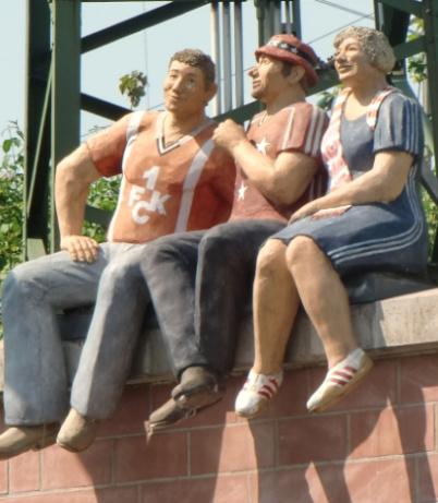 3 einsame Fans warten auf den ersten Sieg !