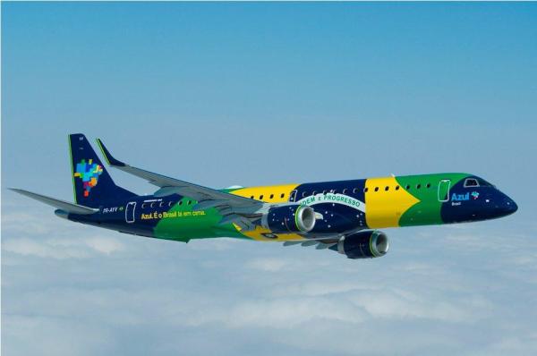 azulinhasaereas's tweet photo. Nosso orgulho a aeronave "Brasil" pintada nossa bandeira, fabricada no Brasil e pilotada por brasileiros! #AzulBrasil http://t.co/cmNv3bp