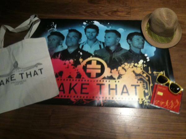 polydorrecords's tweet photo. RT this msg to win this weeks #polydorfriday @TakeThat bundle! Winner picked at random. Here's what's up for grabs: http://t.co/2cGNNEdI