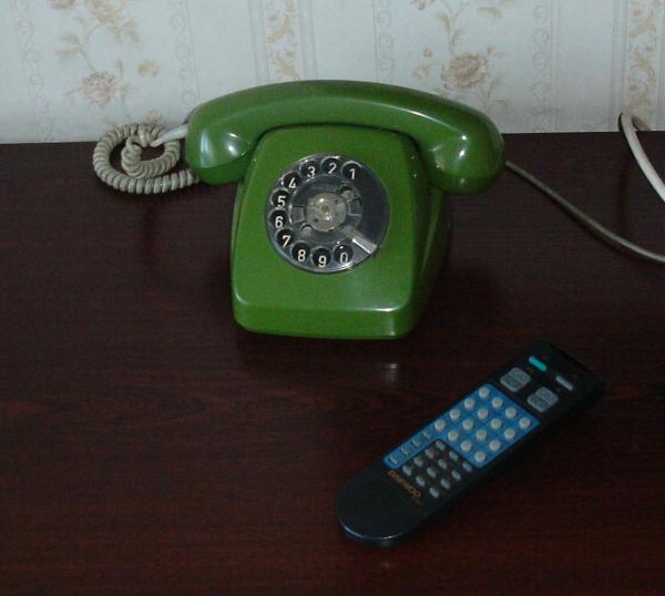 Verbytskyi's tweet image. #Кыргызстан: Всё вокруг напоминает советское время, Отель встретил телефоном с барабаном и уютом по советски.