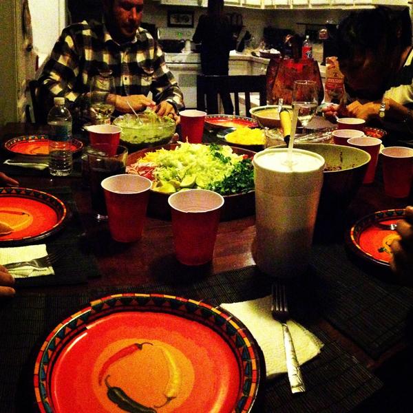 rcastro_90's tweet image. Family Sunday dinner!! #bombeats