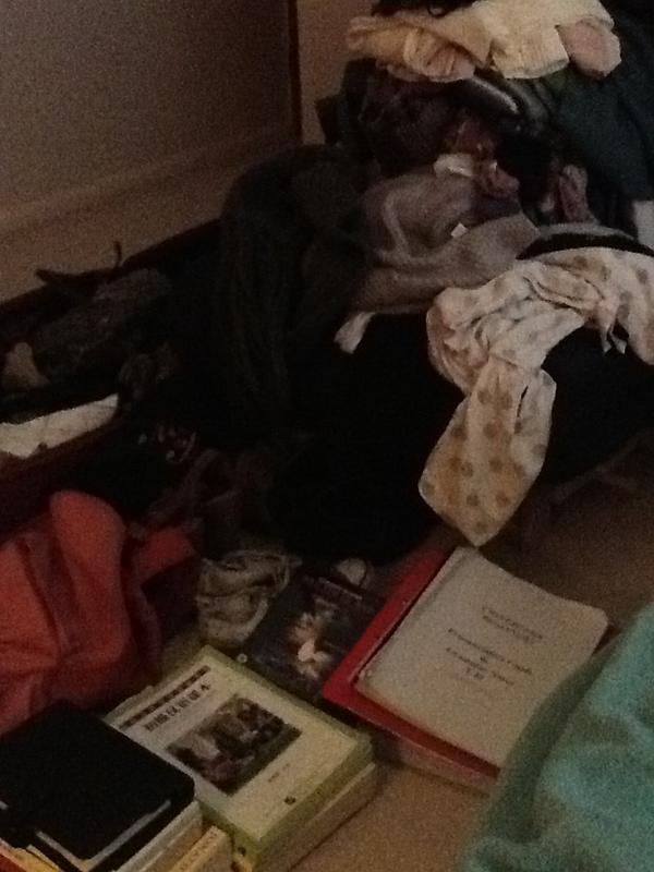 SmithMatilda's tweet image. My trains in 4 hours #packingnightmare