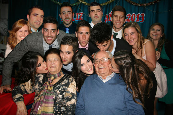 manuelcc61's tweet photo. @adriancaballer @SergioCab89 @Antonio_cj22 @miriamgm4 @anibeliutt http://t.co/UOcXeTaj