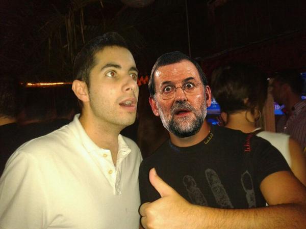 estomagante's tweet photo. Soy amigo personal de Mariano Rajoy por la gracia de dios. http://t.co/0WmeLDHU
