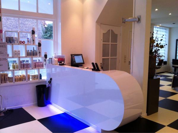 FrankGerson's tweet photo. “@BraspenningCoif: Wij zijn er trots op! Onze salon is weer als nieuw! #naardekapper 038-4535492 http://t.co/FO87LILk” Ziet er strak uit !