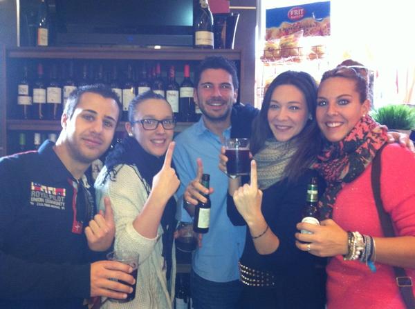 Elixabet5's tweet photo. Comenzamos la ruta oeeee 1 @lucilabuenoooo @salvaguti86 @MartaBer13 @elolirl  y yoo http://t.co/Ux1plmAg