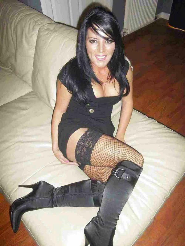 FavPornStar's tweet photo. @cougaranne I occasionally post pics of hotties when I find them. Not sure what she does other than give me the horn http://t.co/yLHREZrq