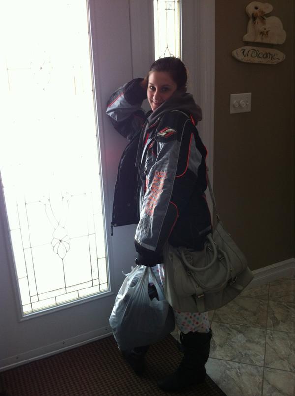 adamboyle65's tweet photo. All ready for a day of skidooin! #nicecoat #daolelady #straightfromriffsparkinglot @geneivanoble http://t.co/cXnr48NX