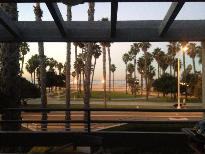 Sunrise at the beach. Beautiful. Time to surf. http://t.co/DHrIDI3C<a href="/tag/fan"class="tags"><span>#fan</span></a>