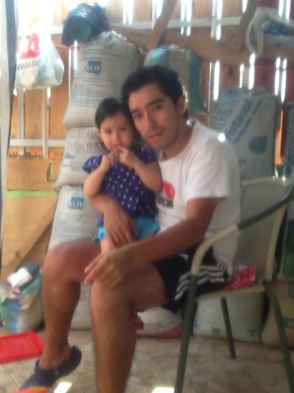 CastilloKaarlaa's tweet photo. Rica tarde sin hacer nada... Con mis watones ricos... http://t.co/CW6LUjLd