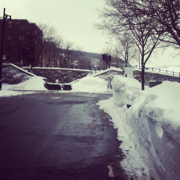 duduyang1's tweet photo. snow in montreal http://t.co/fCMrPDY0