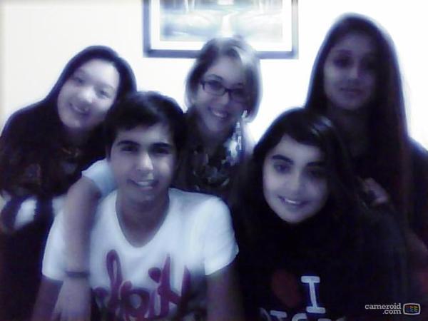 CarlosPerestelo's tweet photo. Una foto con mi P5 @ElenaGarnier94 @MaatVega #kim #xihong http://t.co/Z6Tb0q4u