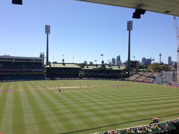 aussie_kiwi's tweet photo. Perfect day for Hussey farewell! #summer #cricket #mrcricket #final innings @CricketAus http://t.co/48dfeovW