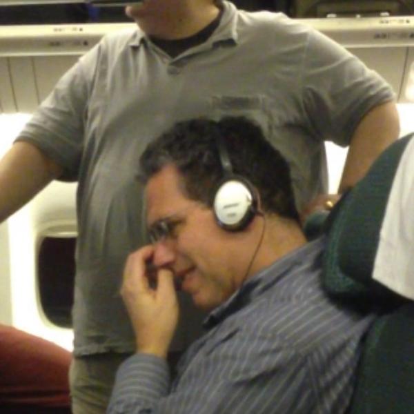 poe_real69's tweet photo. Dudes pickin away actin mad sus #row33 http://t.co/B7MogrMT