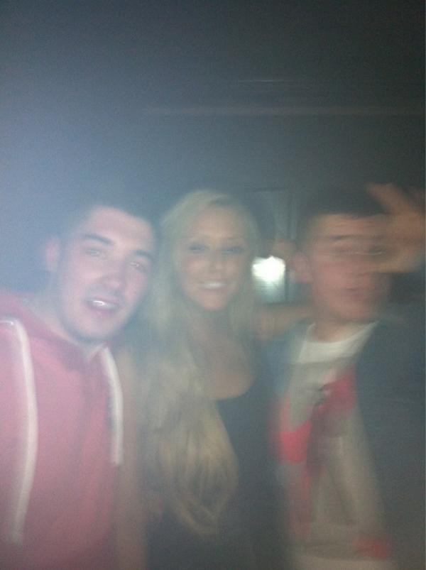 _JakeOShea_'s tweet photo. @Kevin_MUFC @seanpiggottavfc I don't know ha bosh http://t.co/rKMO2ahN
