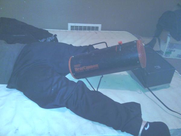 1CodyG420's tweet photo. Heat cannon to the balls! #lmfao #shitidotopplwhiletheysleep http://t.co/XUTuxzl0