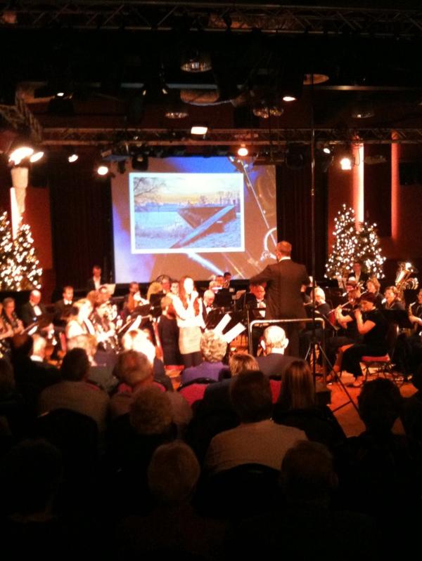 r_debruijn's tweet photo. Heerlijk muzikaal regionaal orkest, mét nachtegaal uit #Zevenbergen Nieuwjaarsconcert volgeboekt! http://t.co/htdOBswt