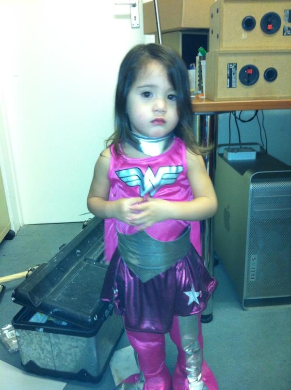 ToriBiu's tweet image. Wonder Woman #2had enough of posing for camaras