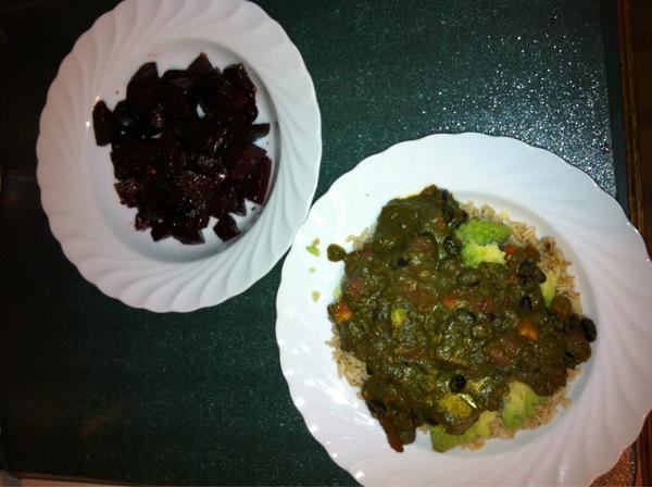 jrcrunner's tweet image. after 40 miles in the snow and rain!  Basmati rice with romanesco and palak paneer with a side of sautéed beets