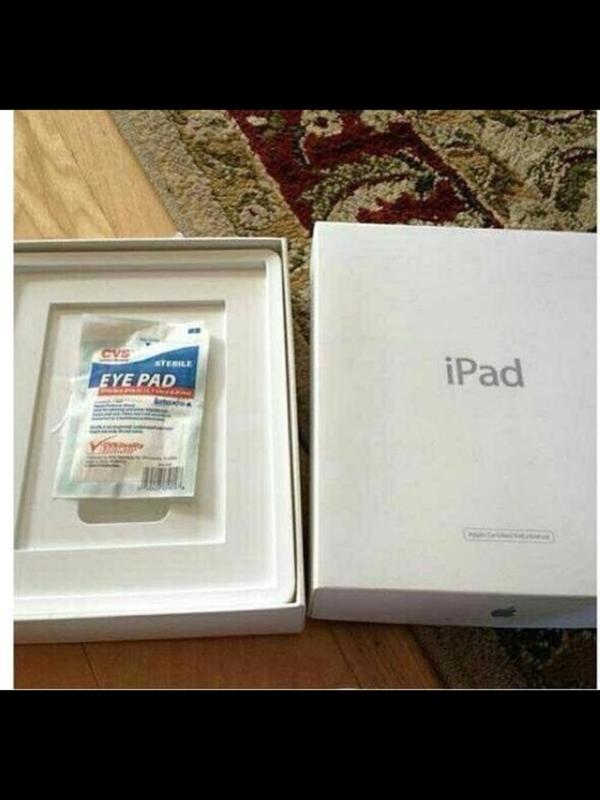 brittbish_'s tweet image. This is the best thing ever 😂😂 #ipad #eyepad