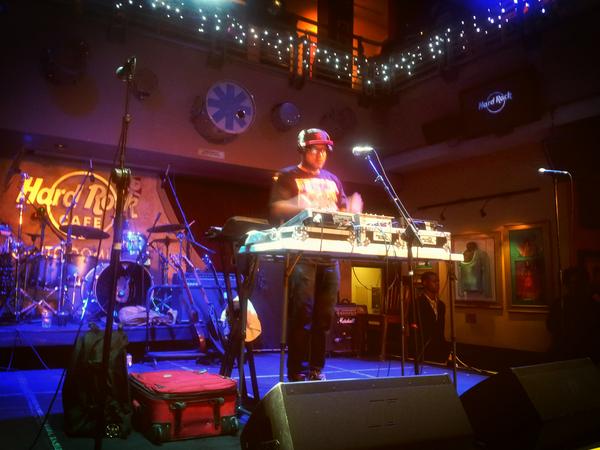 VivimiGroup's tweet image. Aquí @SelektorSiete enciende la noche. El @RockOnRD es una realidad!.