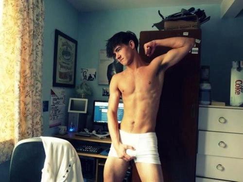 WilliamsWhithe's tweet image. Ret. si me bajarías el bóxer..