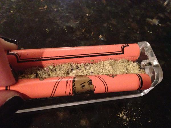 blondtourage206's tweet photo. We Juana wish you a Mary Kushmas ❤💚 @jayneebarnes @nattyeffbaby @MBoothhh @maddieochsner http://t.co/Q7vEBort