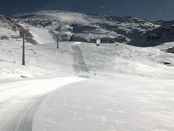 websierranevada's tweet photo. Buenas noticias: la Laguna abre el viernes (salvo contratiempos meteorológicos). Mañana precisamos pistas, remontes... http://t.co/8LkTFkaL