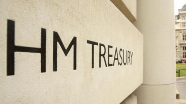 fridacounter's tweet photo. UK Treasury hires more high-paid staff despite austerity 

http://t.co/WCbfCJmb http://t.co/QCpXf4Mw