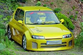 lucasmar's tweet photo. q pure el auto amarillo http://t.co/Mb7Iq5Ke