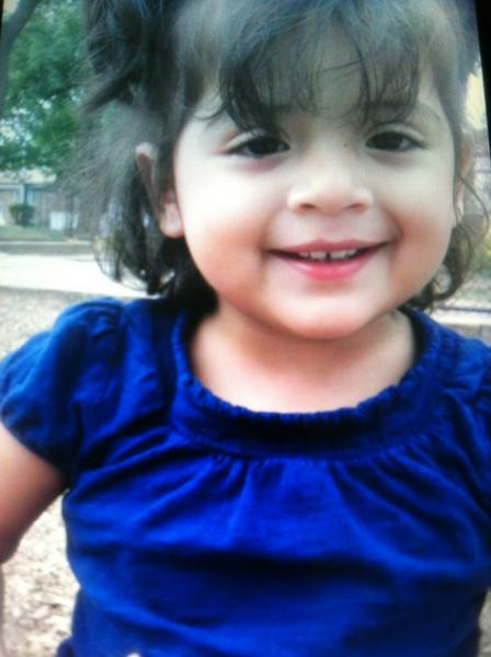 princesses1529's tweet photo. My baby sis http://t.co/8ADoclNo
