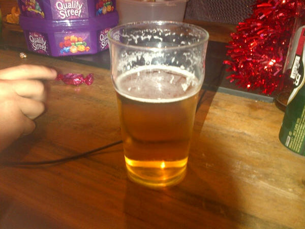 dapperlaughs's tweet photo. Wow..First beer of the day, what does urs look like? #boxingdaysession #1000ADay. #beer. #christmas #bestnightever http://t.co/isiy1iYh