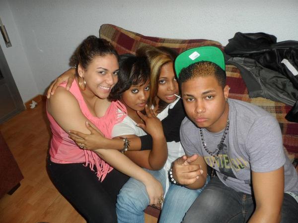 CaSh_MoNeY92's tweet photo. http://t.co/C5hWCIDG