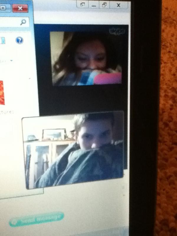 KallieMae15's tweet image. Haha we were matching on skype last night :) @twitterlessJt #tired #lovehim #sameposition:p