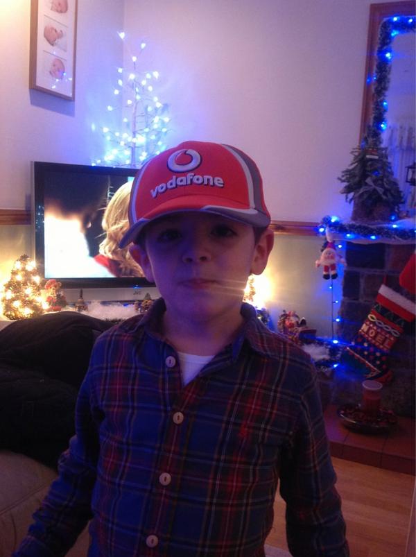 thoumine2009's tweet photo. @JensonButton my nephews new hat http://t.co/R3IFECjF