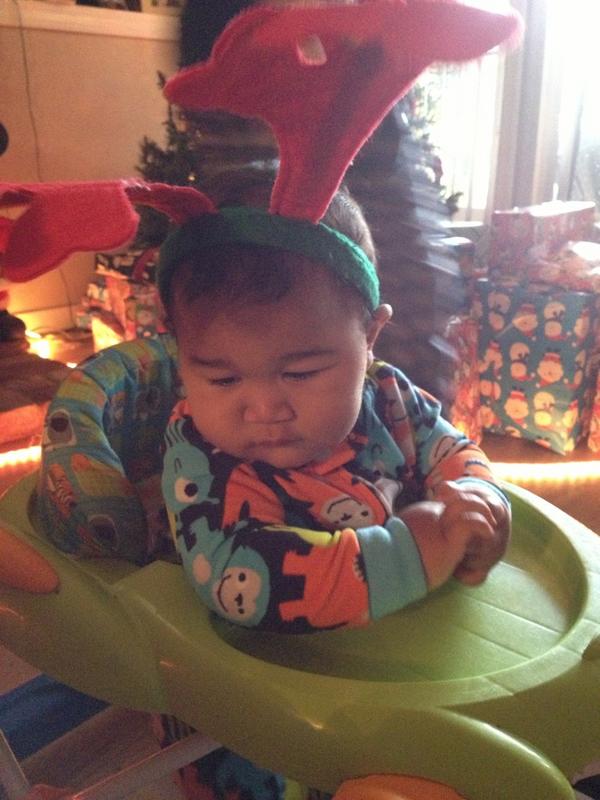 SialeL's tweet photo. #christmas was great. I'm so blessed to have a great family to celebrate #Jesus's bday with. Look at #tudds http://t.co/2wduh2Lv