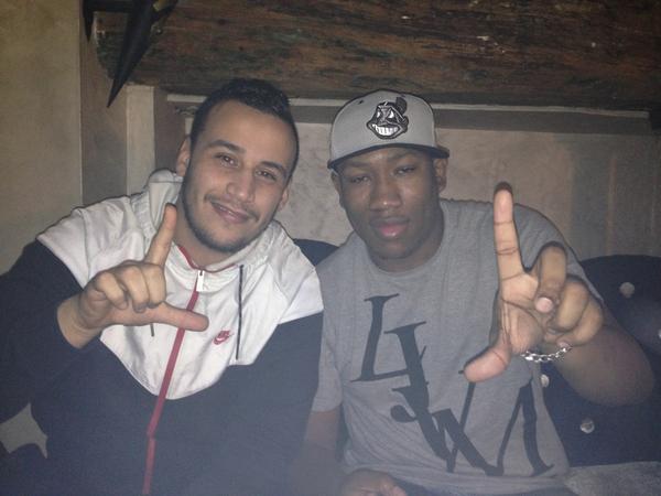 Mokobe113's tweet photo. Fais le l en direct avec @leckyougo comme promis la photo aaaaye ma #TeamMokobe http://t.co/ibcgFx46