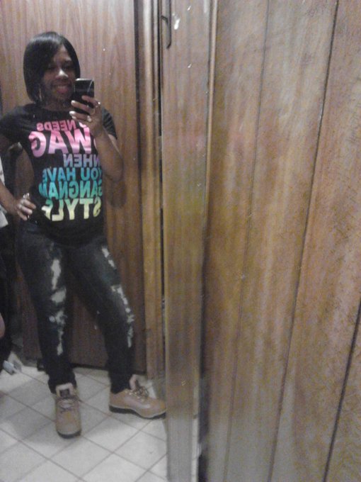 Watch Yours Truly...'s leaked NSFW photo on TwXstars