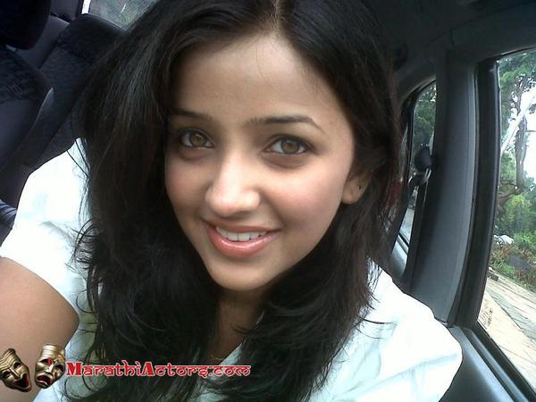 marathiactors's tweet photo. मित्रानो आज अपूर्वाचा वाढदिवस आहे http://t.co/Q5NgHWDx चल तिला वाढदिवसाच्या शुभेछा देऊयात... http://t.co/ydkyU5Bt