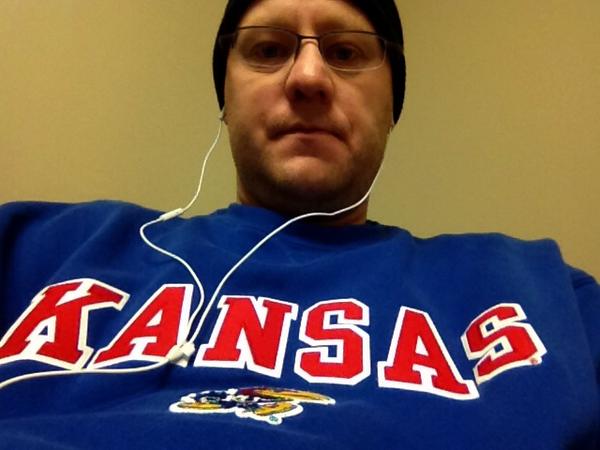 derekablaylock's tweet image. I'm scaring people at my wife's office b/c I look like a vagrant...&amp;amp; b/c I'm not wearing a coat. #northerner #lovecold