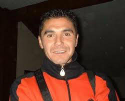 Ayer, cumplió 40 años nuestro gran ídolo ! Ojalá que sean con mucha felicidad y que su futuro siga ligado a Colón.